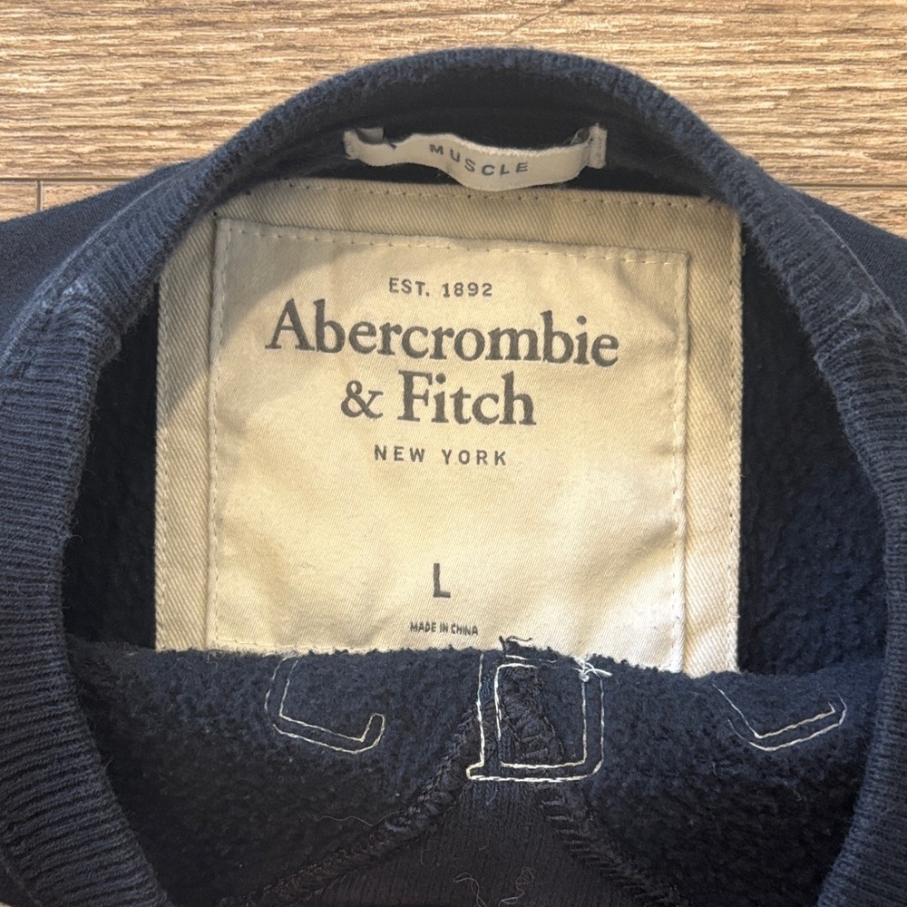 Abercrombie & Fitch Muscle Fit Sweatshirt Dark Navy Blue Crewneck Men's Size L - Picture 3 of 12